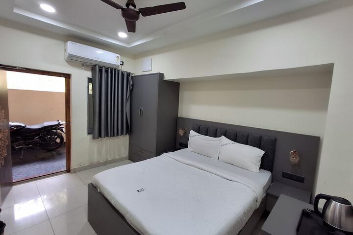 Room 5 of 39
