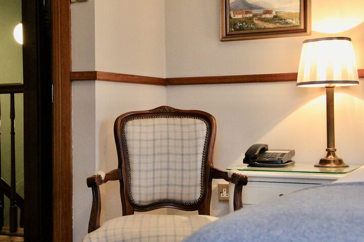 Room 10 of 38