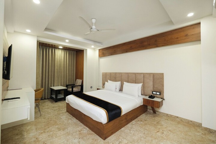 Room 16 of 31