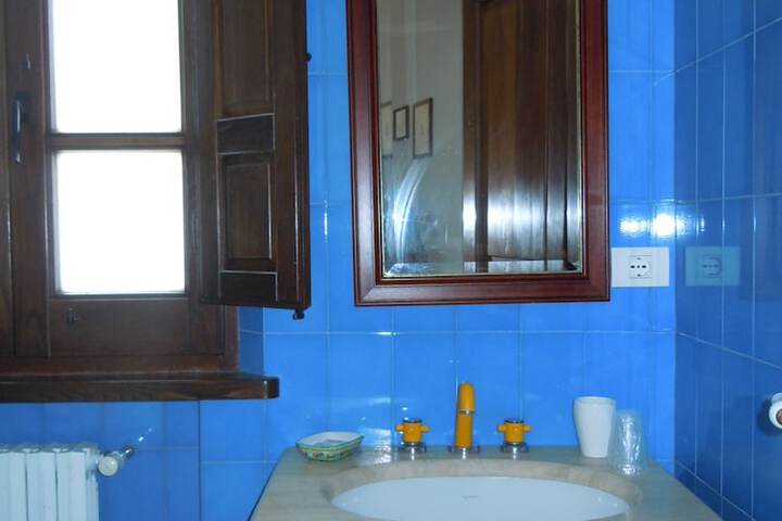Room 21 of 49