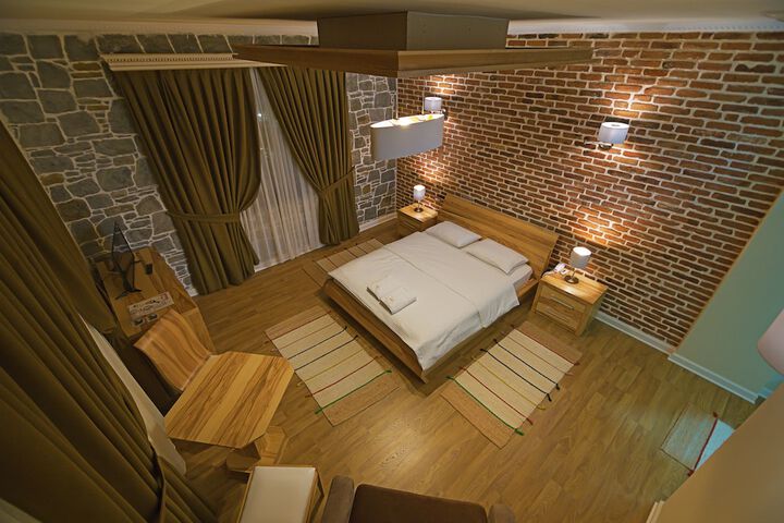 Room 18 of 47