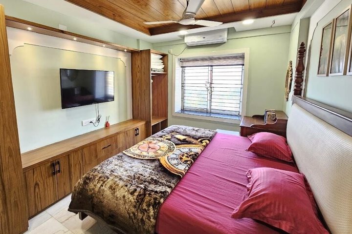Room 2 of 13