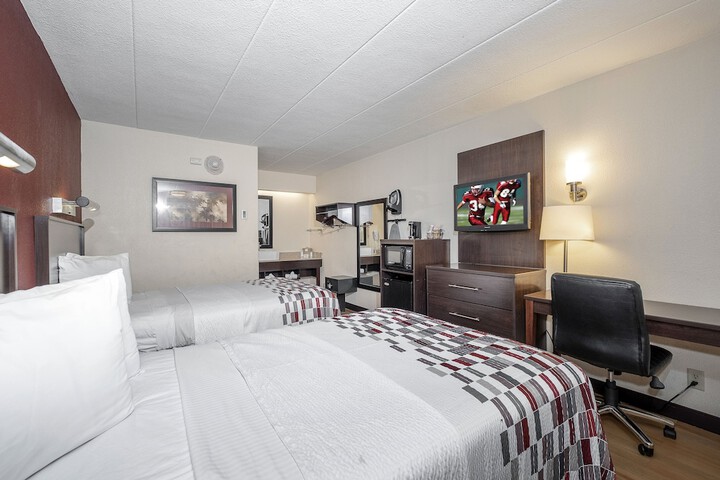 2 Double Beds (4 of 7)