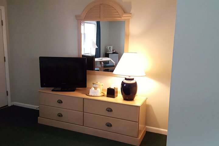 Room 5 of 40