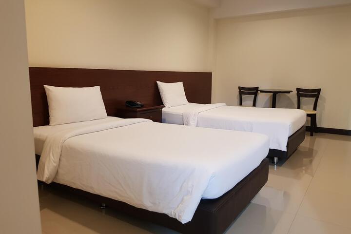 Room 28 of 67