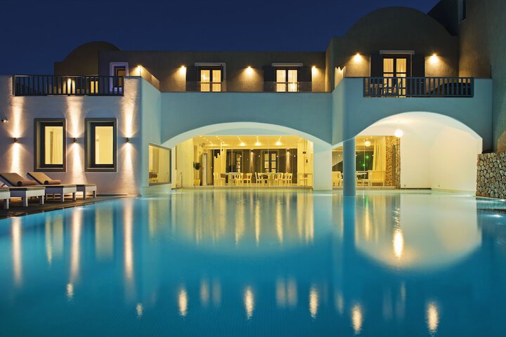 Pool 38 of 70