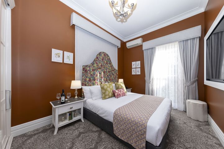 Room 10 of 36
