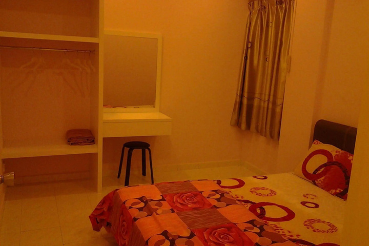 Room 3 of 9