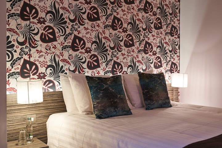 Room 11 of 39