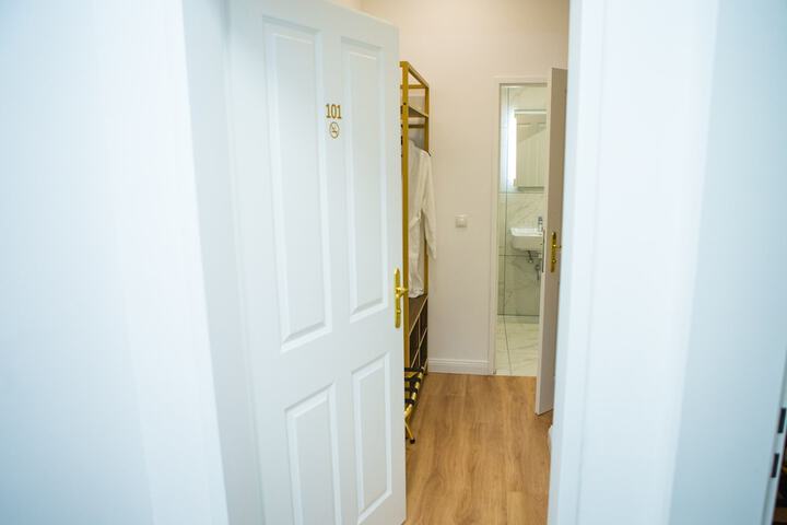 Room 5 of 29