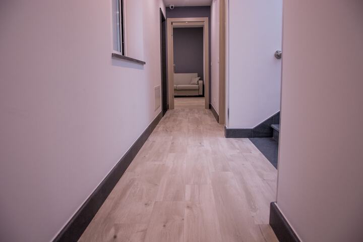 Ballroom/Hall 32 of 44