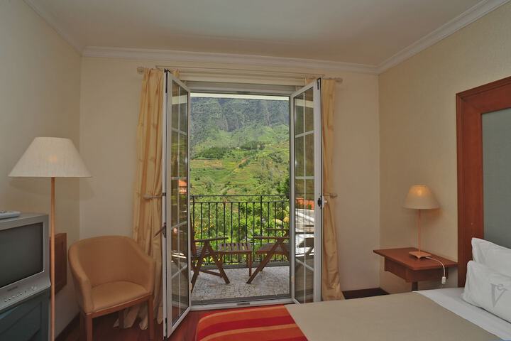 Room 4 of 55