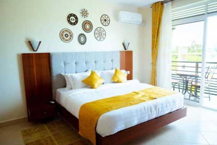 Room 15 of 37