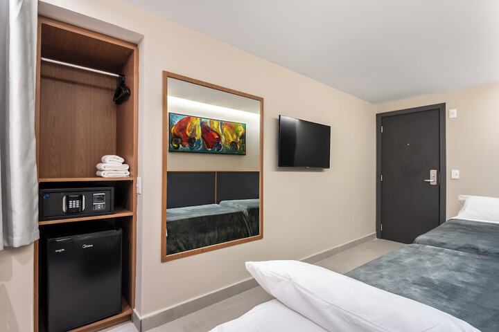 Room 12 of 42