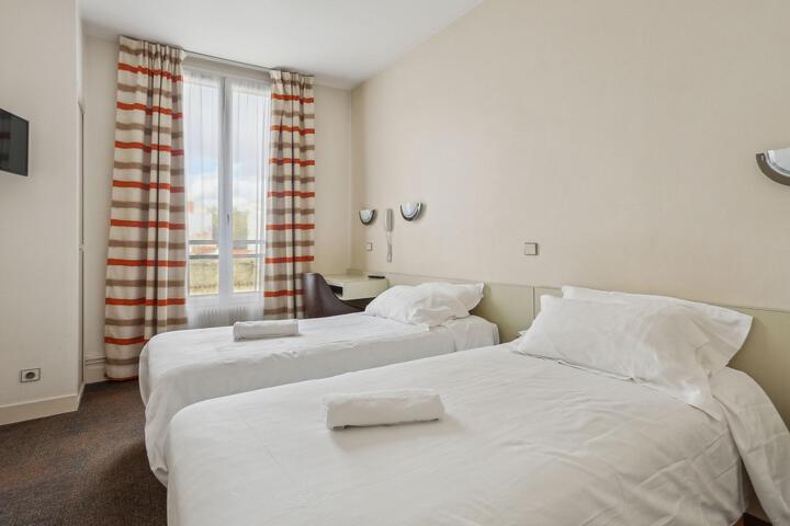 Room 40 of 83