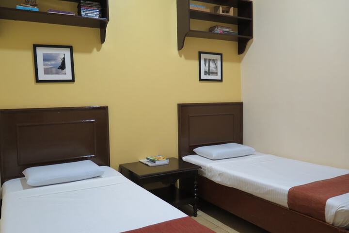 Room 11 of 25