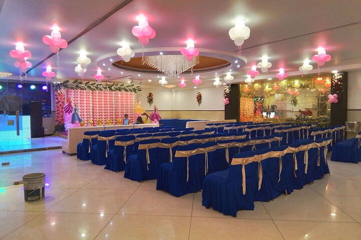 Ballroom/Hall 31 of 46