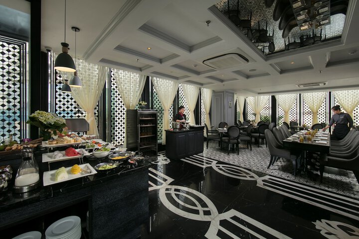 Dining 75 of 101