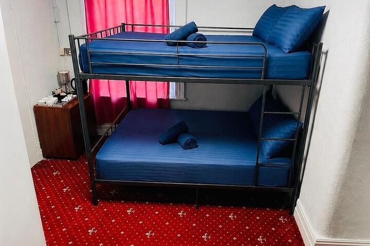 Room 11 of 23