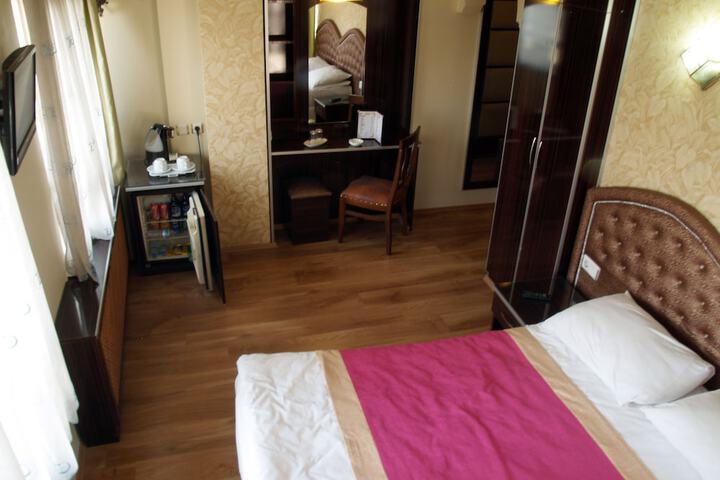 Room 6 of 31
