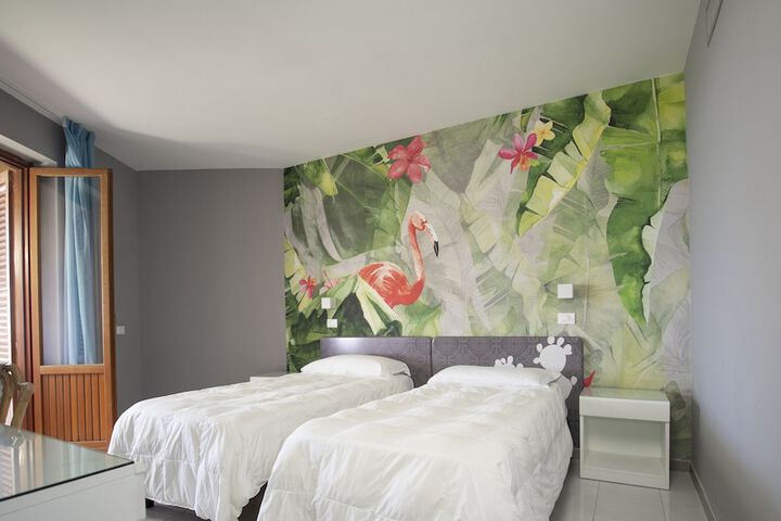 Room 17 of 85