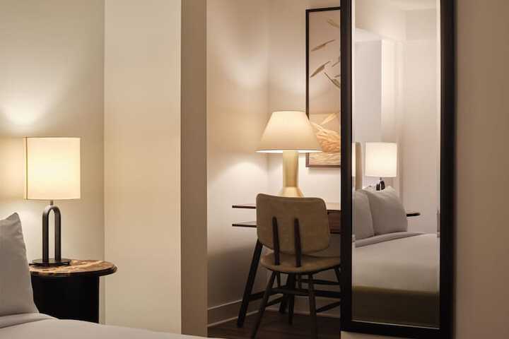 Room 8 of 44
