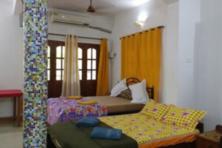 Room 4 of 6