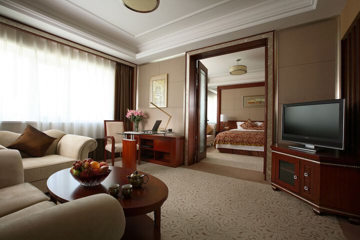 Room 3 of 25