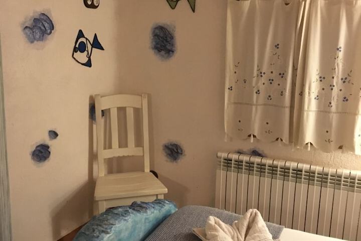 Room 5 of 49