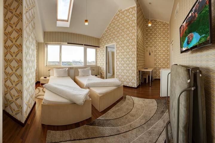 Room 40 of 65