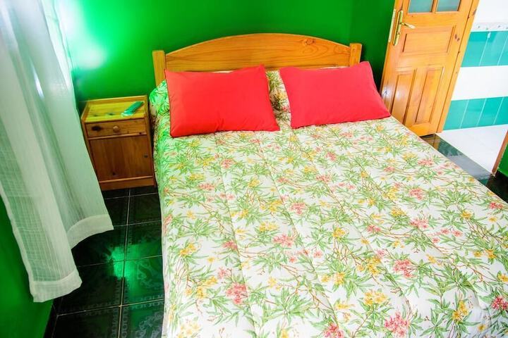 Room 6 of 15