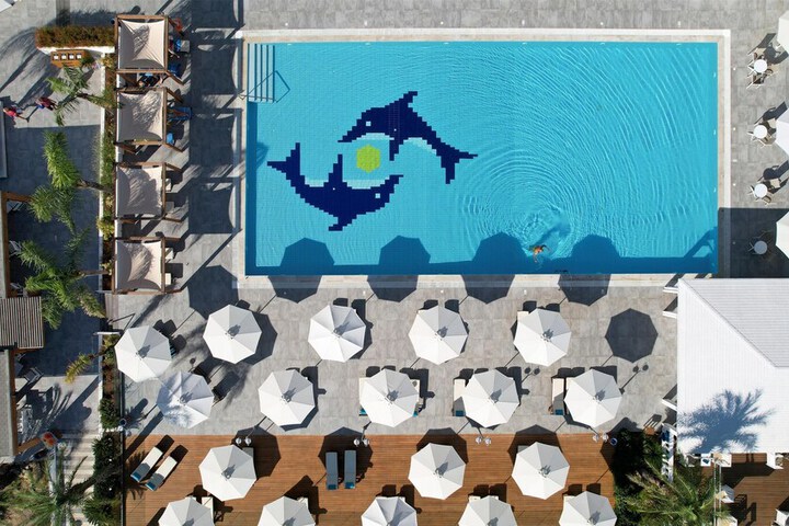 Pool 60 of 89
