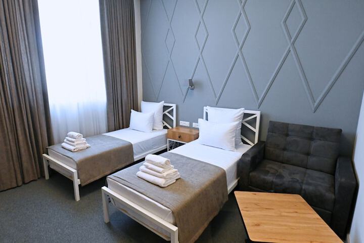 Room 13 of 38