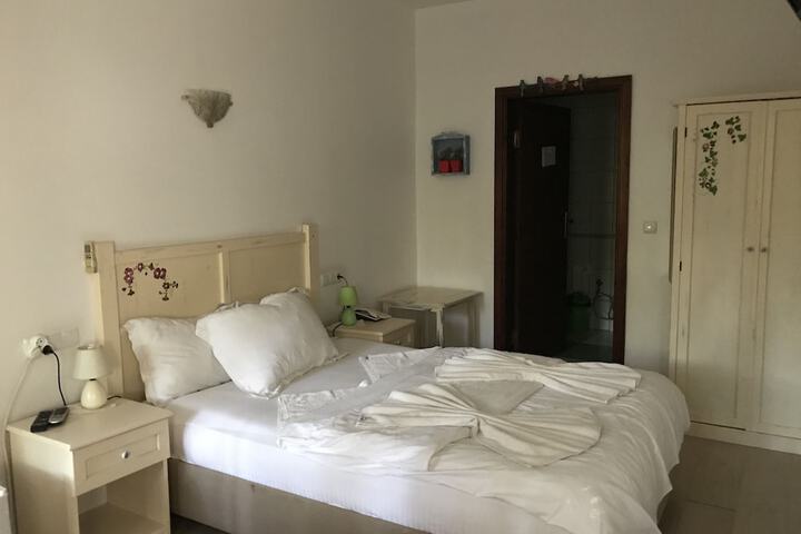 Room 8 of 35