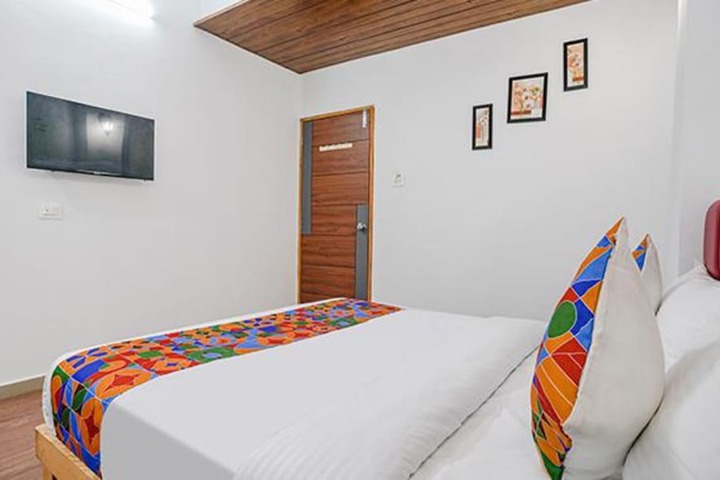Room 10 of 26