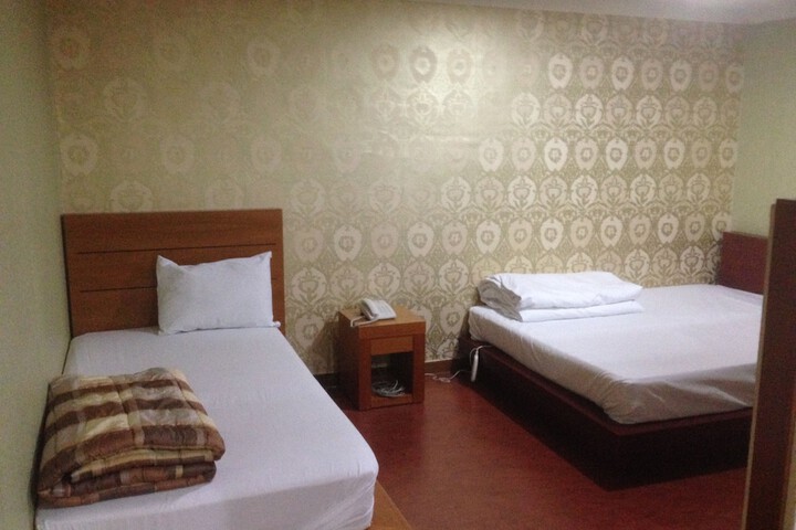 Room 14 of 50