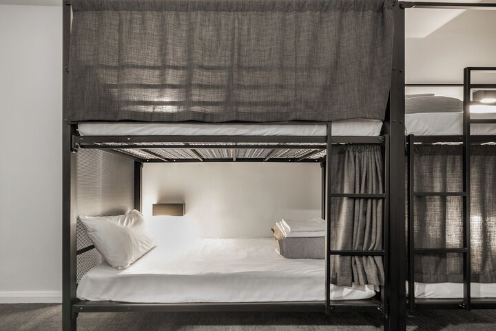 Room 6 of 49