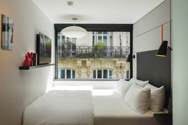 Room 26 of 59