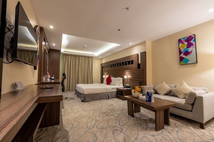 Room 12 of 64