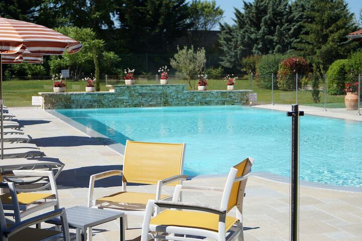 Pool Hotel
