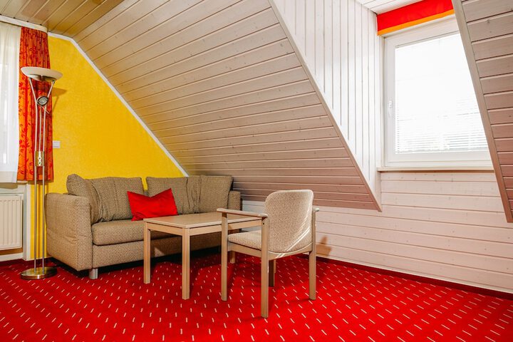 Room 15 of 28