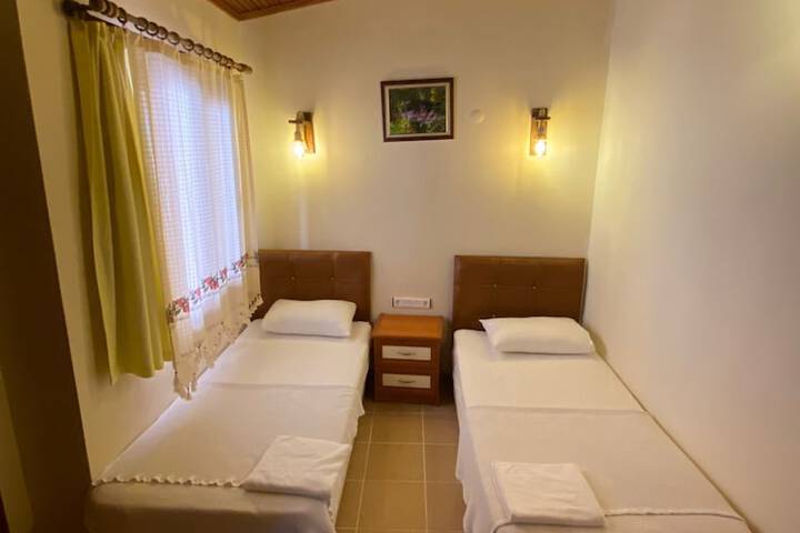 Room 5 of 17