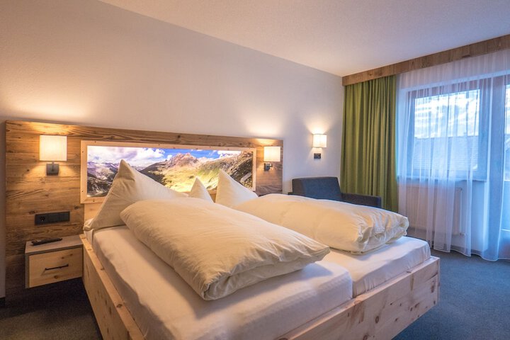 Room 20 of 102