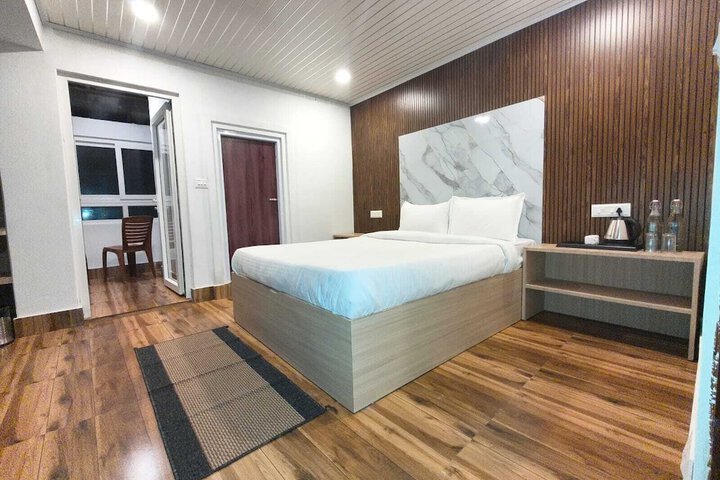 Room 6 of 26