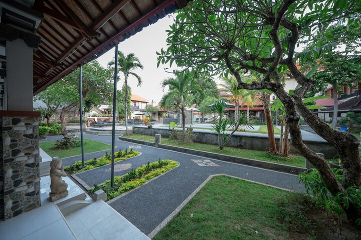 Hotel Exterior 47 of 57