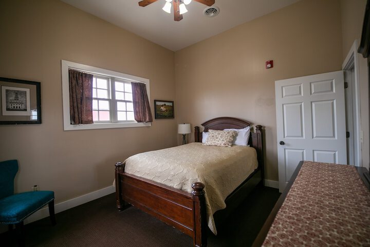 1 King Bed (11 of 40)