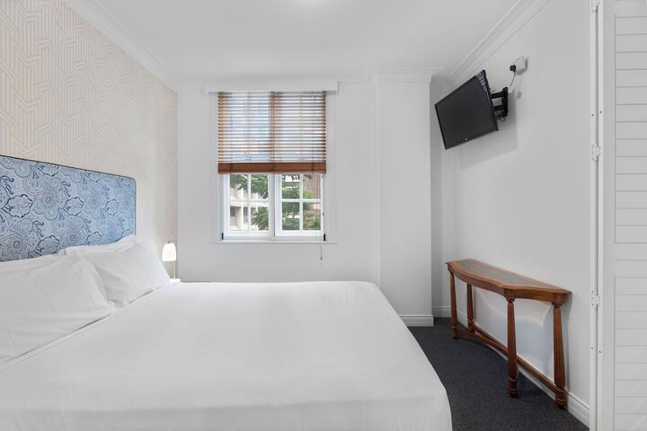 Room 32 of 119