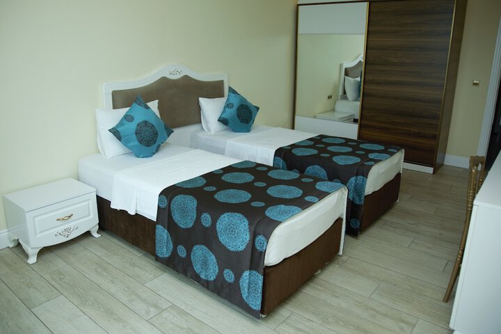 Room 16 of 30