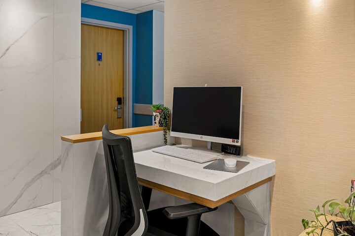 Business Center 30 of 32