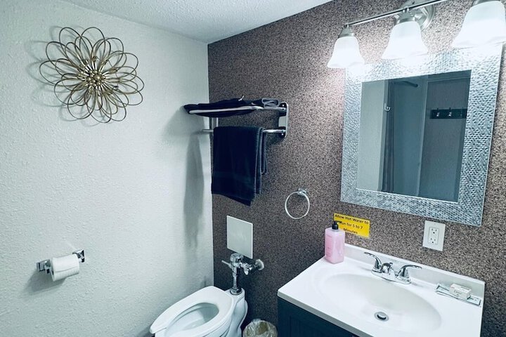 Room 41 of 77